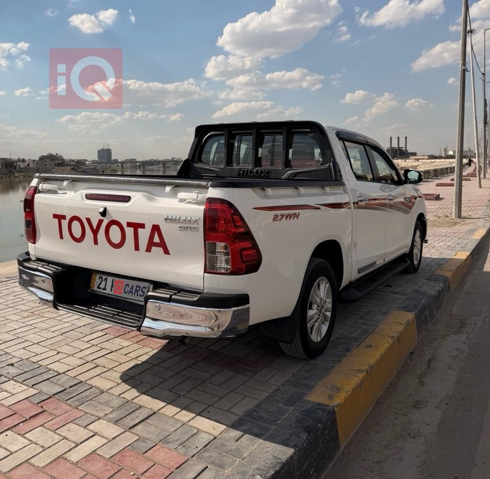 تويوتا هايلوكس